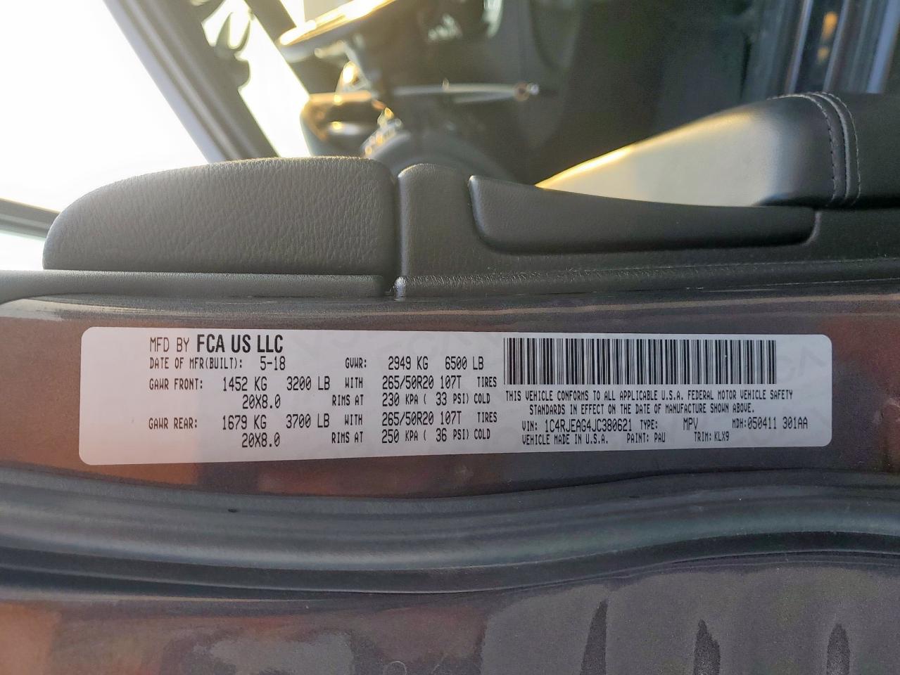 1C4RJEAG4JC380621 2018 Jeep Grand Cherokee Laredo