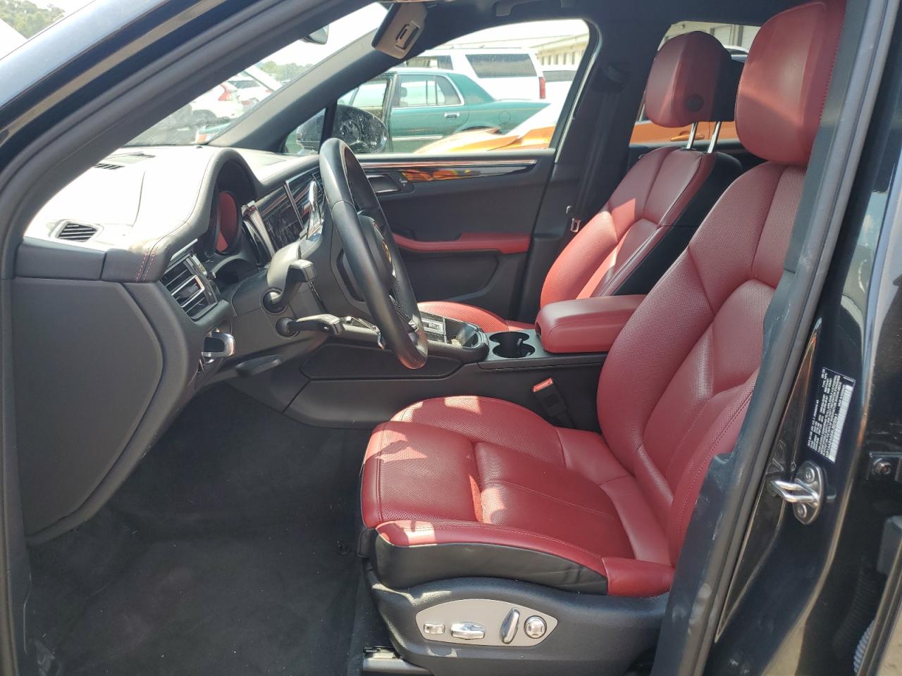 2024 Porsche Macan Base VIN: WP1AA2A55RLB03061 Lot: 69011515