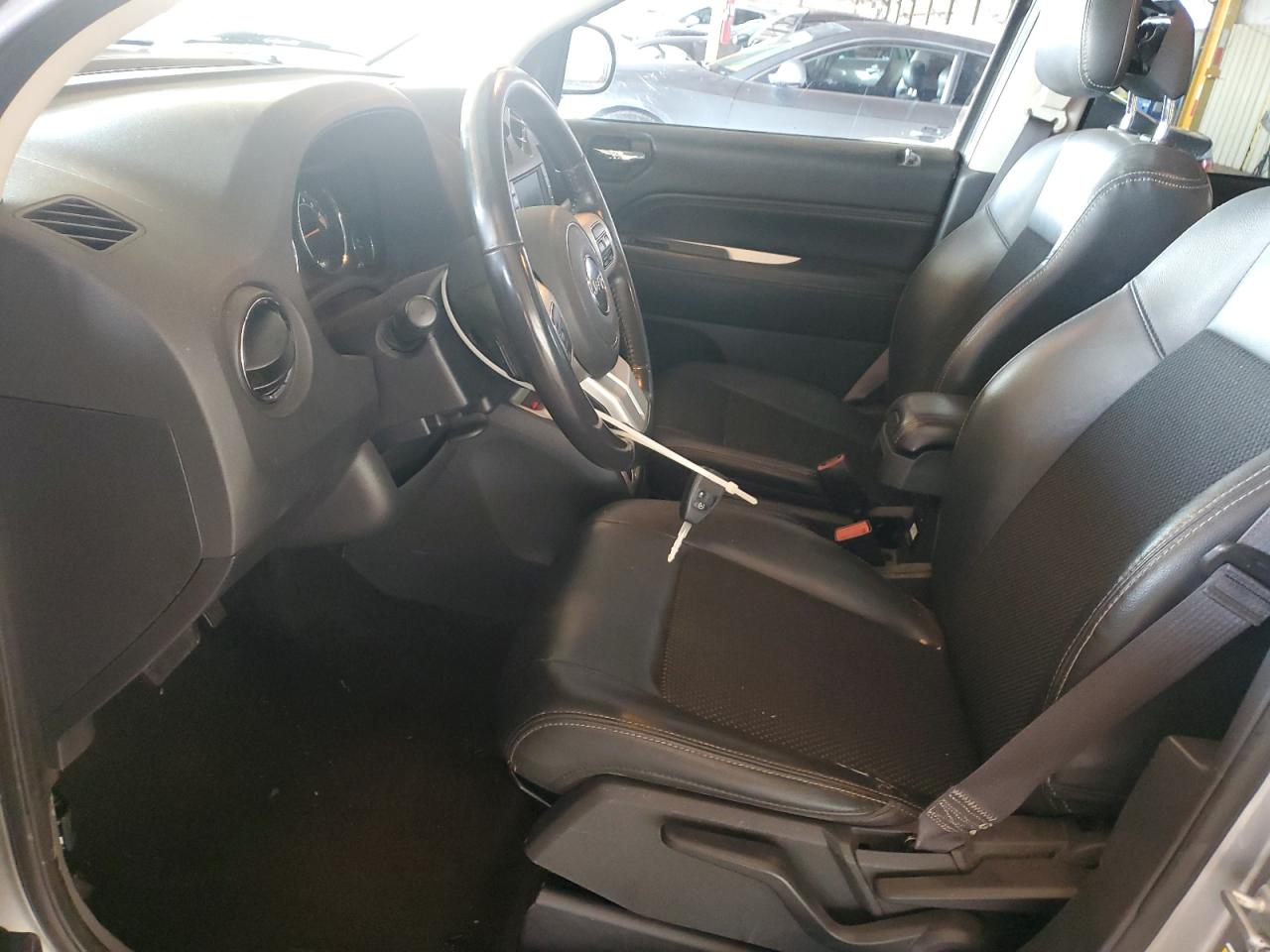 2017 Jeep Compass Latitude VIN: 1C4NJCEB9HD206551 Lot: 70112315