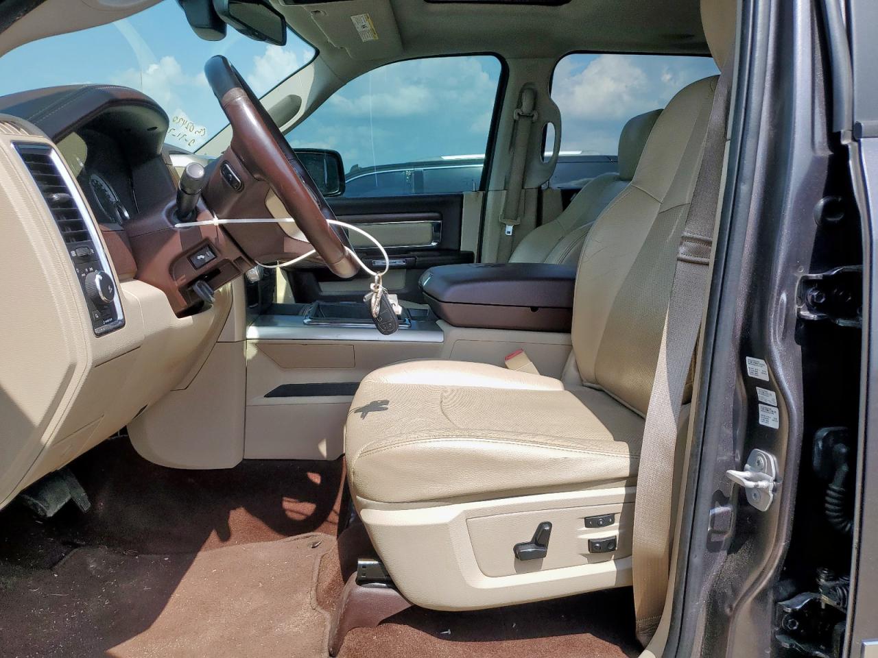 2015 Ram 1500 Laramie VIN: 1C6RR6NT1FS624574 Lot: 70750695