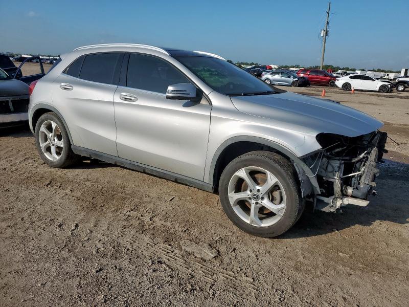  MERCEDES-BENZ GLA-CLASS 2018 Серебристый
