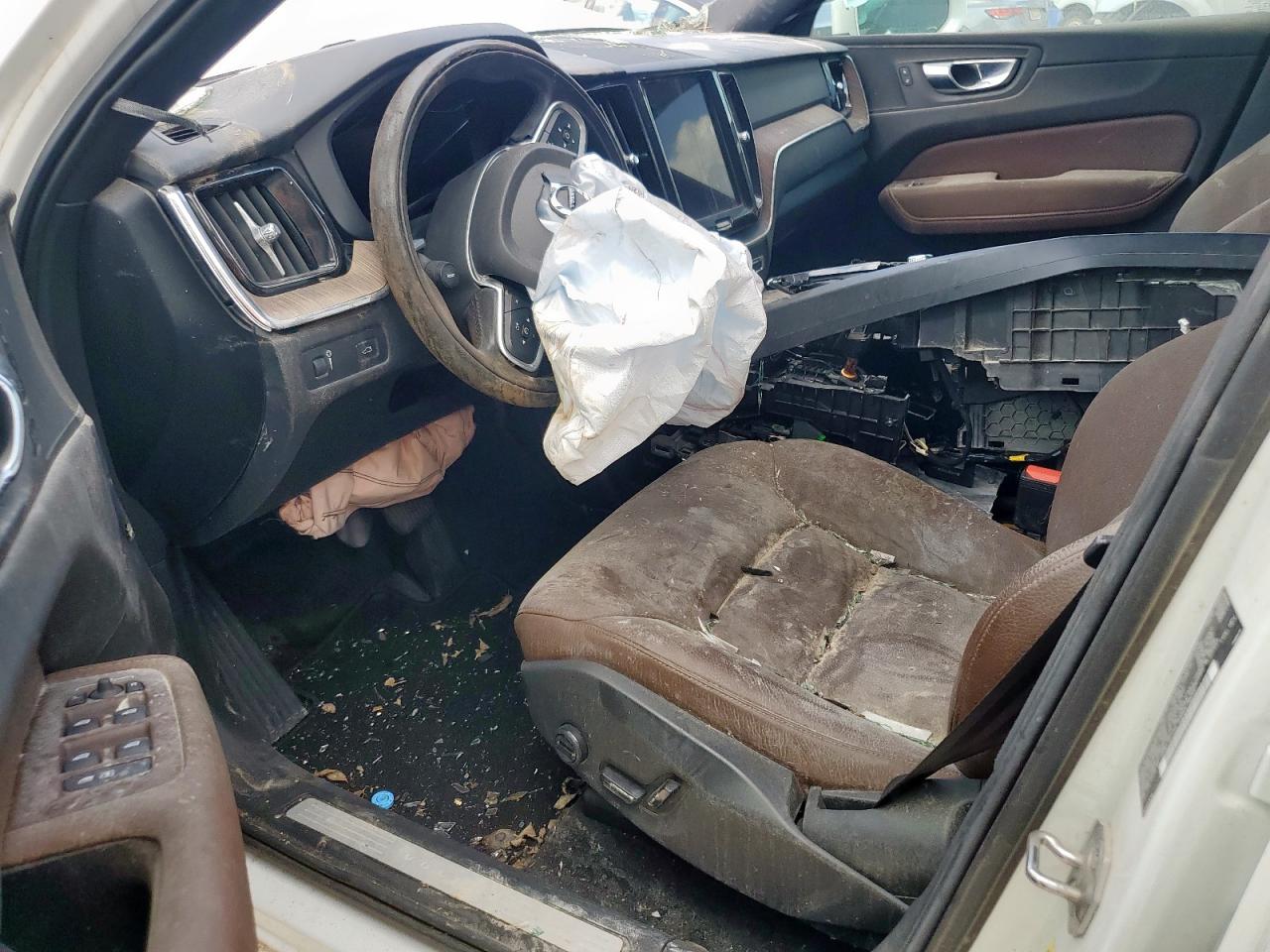 2021 Volvo Xc60 T5 Momentum VIN: YV4102DK3M1840279 Lot: 70485065