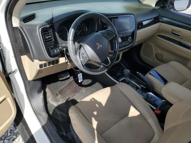  MITSUBISHI OUTLANDER 2017 Белы