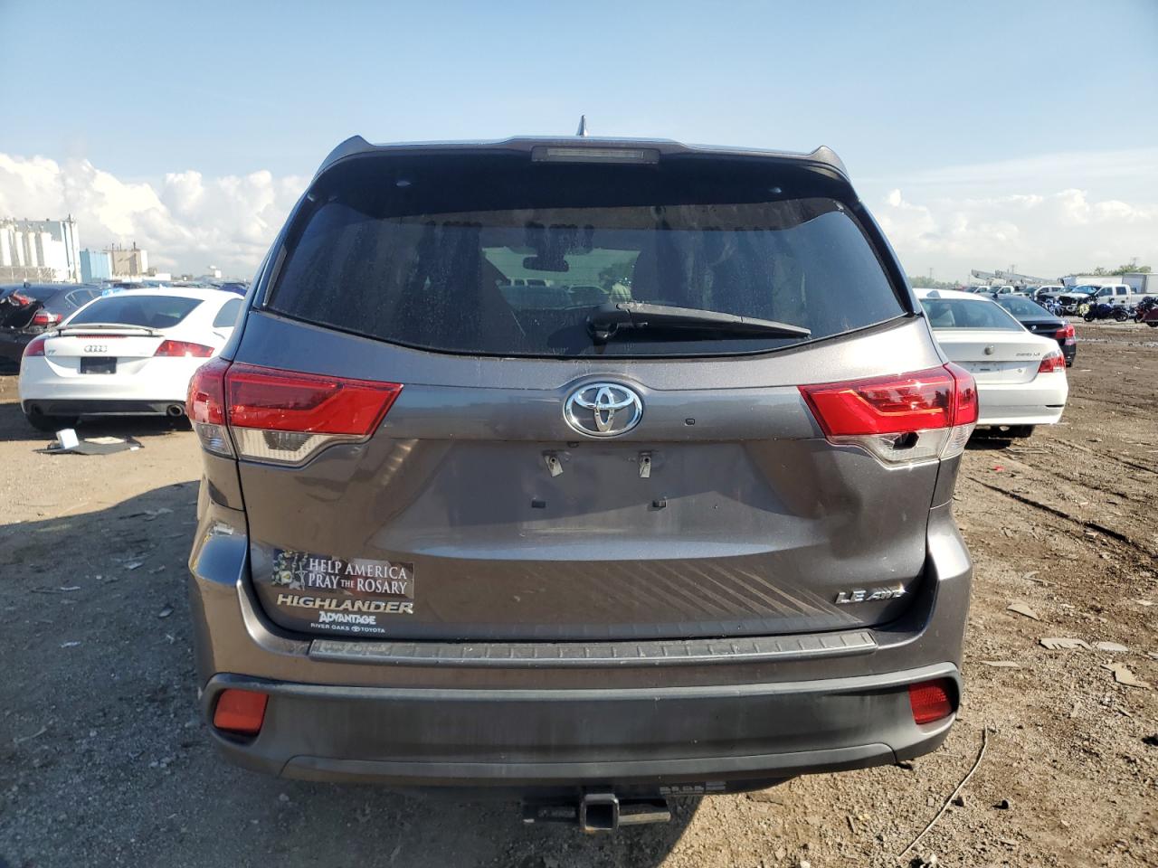 2018 Toyota Highlander Le VIN: 5TDBZRFH1JS905264 Lot: 70027035