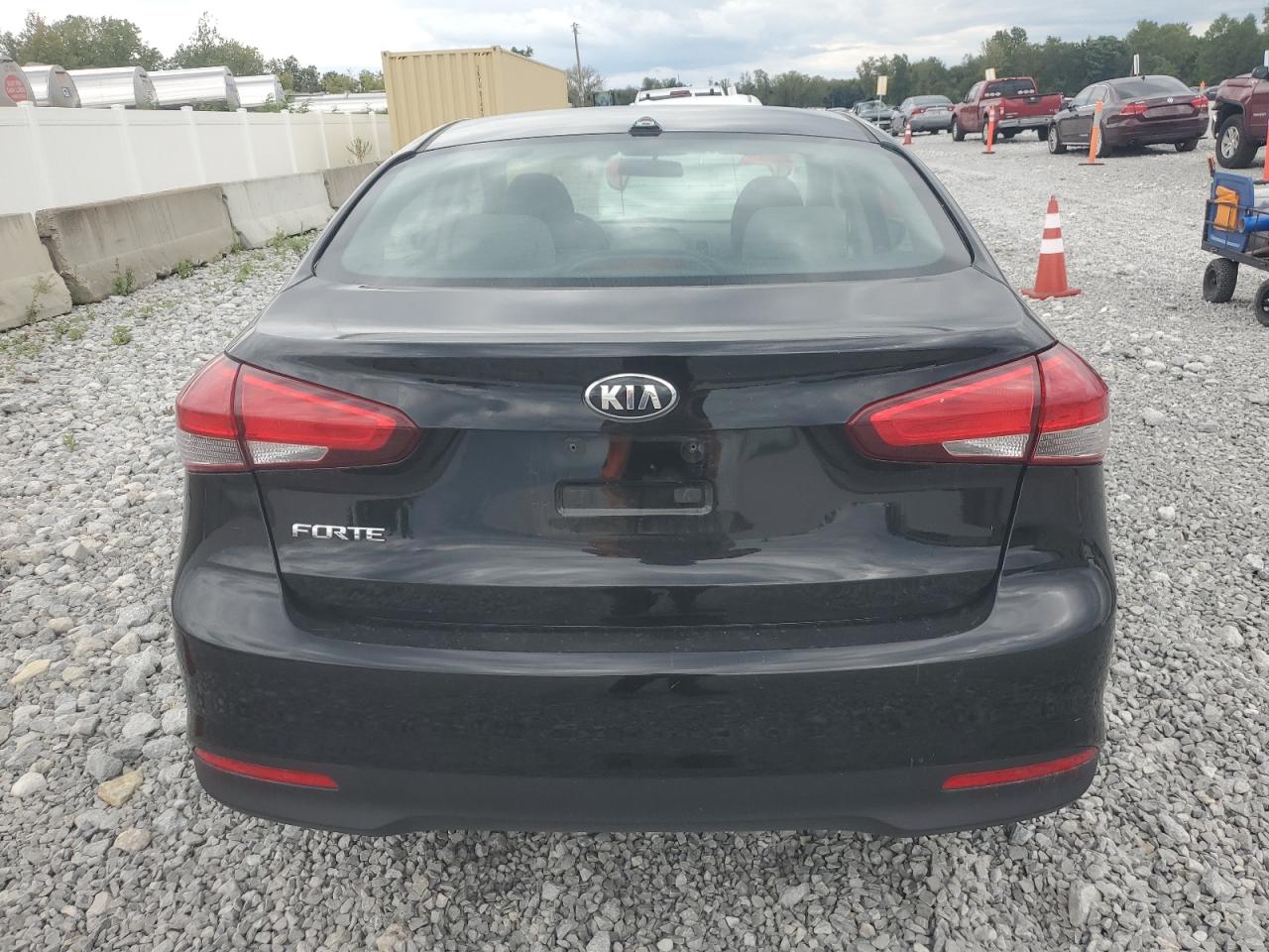 2018 Kia Forte Lx VIN: 3KPFK4A75JE235767 Lot: 70353825