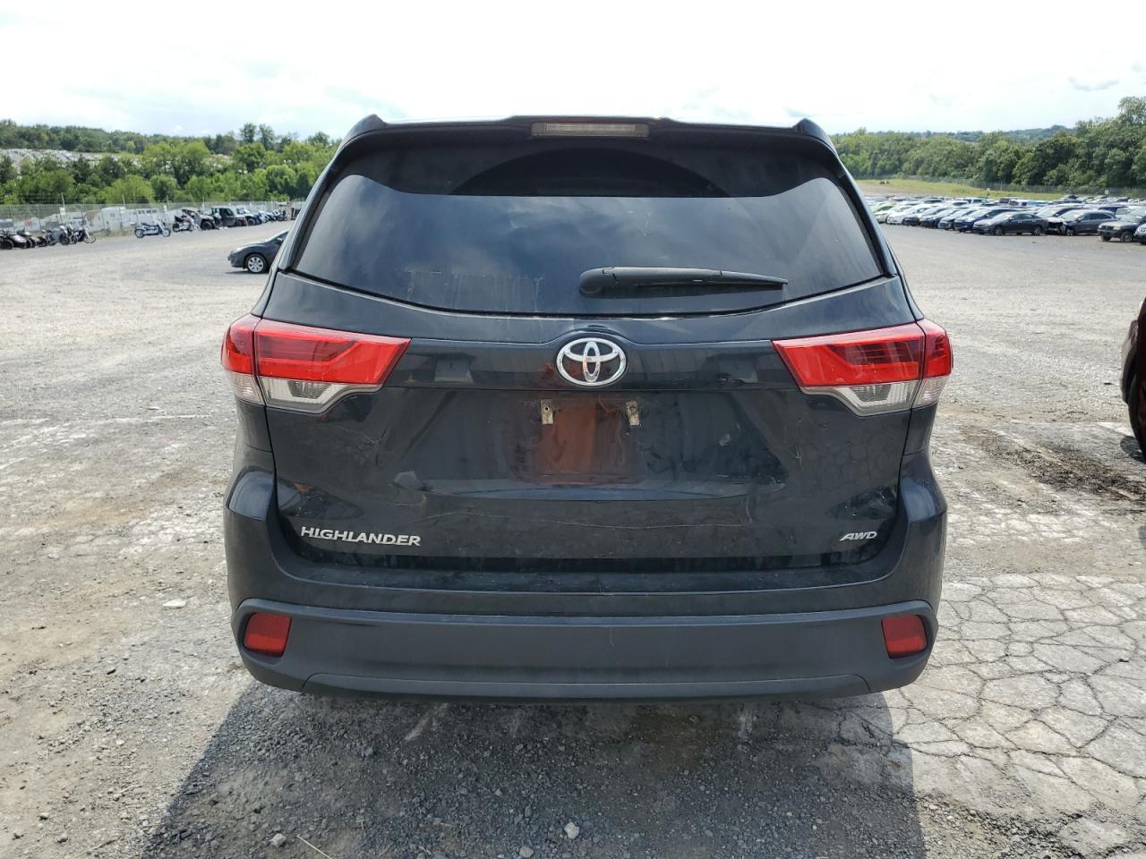 2019 Toyota Highlander Le VIN: 5TDBZRFH1KS733657 Lot: 68863895