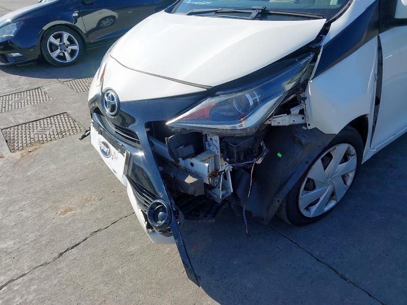 2015 TOYOTA AYGO X-PLAY VVT-I 