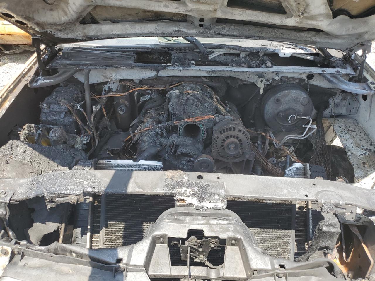 2012 Chevrolet Suburban K1500 Lt VIN: 1GNSKJE79CR107702 Lot: 67795355