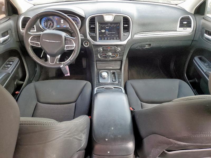  CHRYSLER 300 2018 White