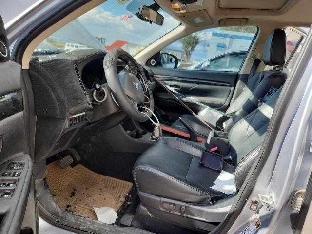  MITSUBISHI OUTLANDER 2016 Серебристый