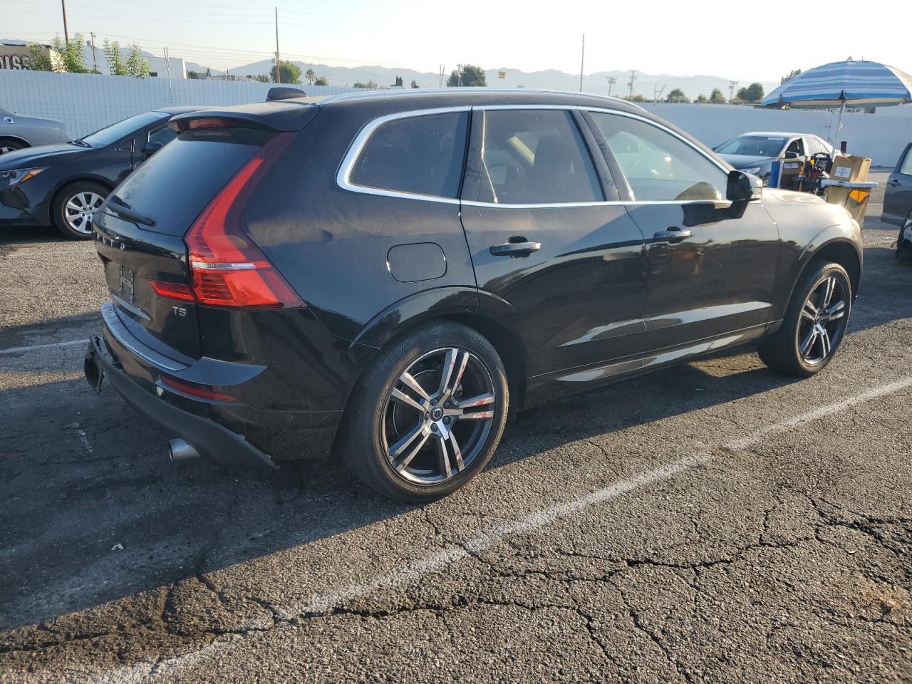 2019 Volvo Xc60 T5 Momentum black null gas LYV102DK4KB224549 photo #4