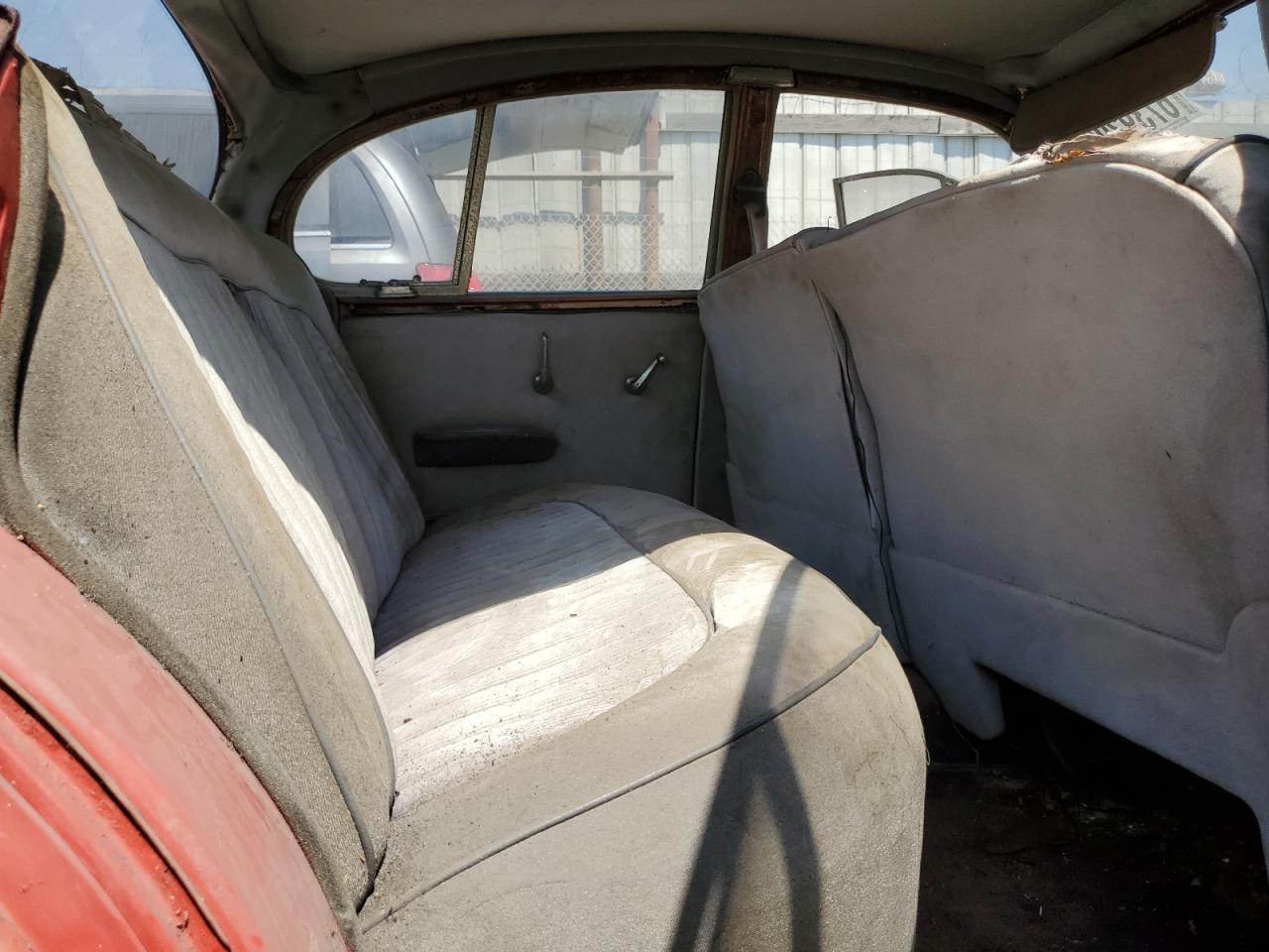 1966 Jaguar X-Type VIN: 1A10250BW Lot: 67392055