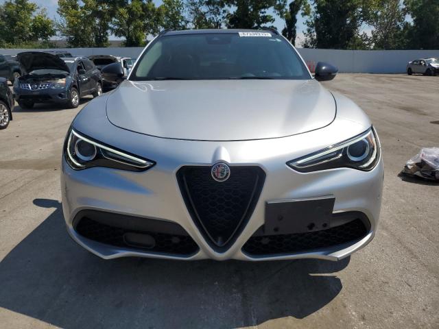  ALFA ROMEO STELVIO 2021 Srebrny
