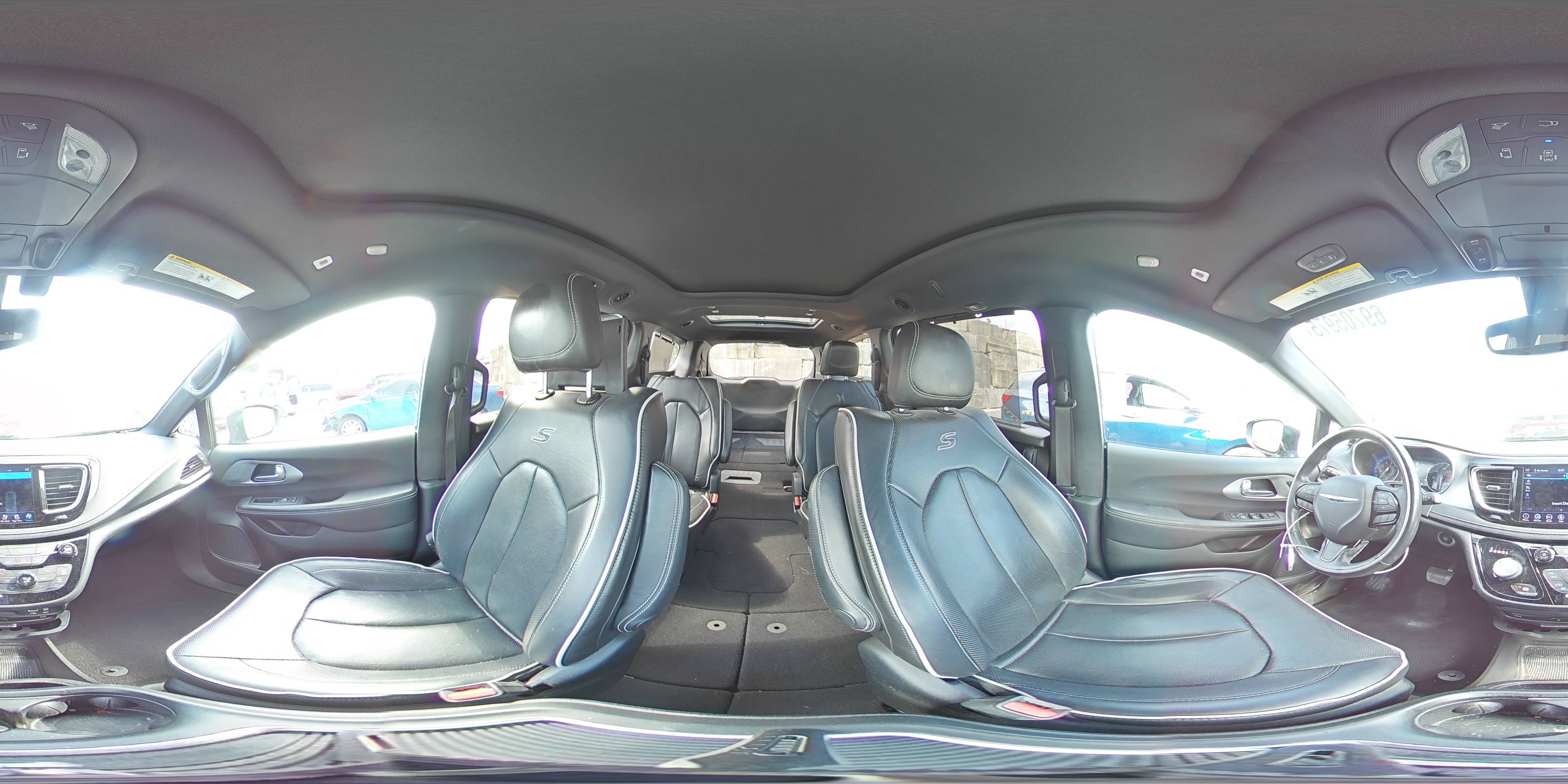 2019 Chrysler Pacifica Limited VIN: 2C4RC1GG0KR590099 Lot: 69705975