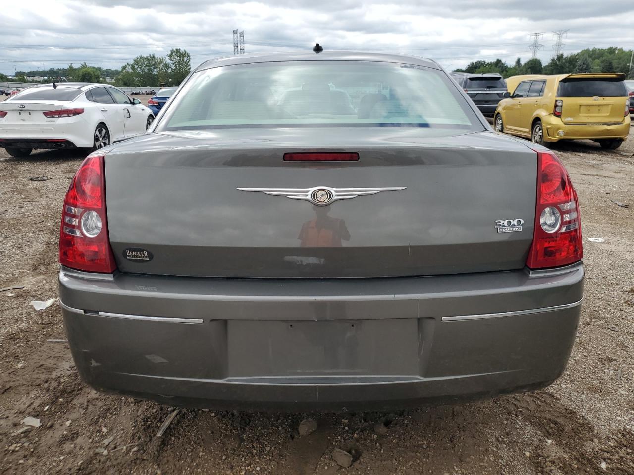 2008 Chrysler 300 Touring VIN: 2C3KA53G18H321584 Lot: 69435935