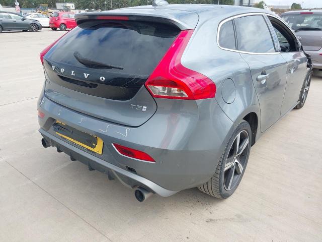 2018 VOLVO V40 R-DESI