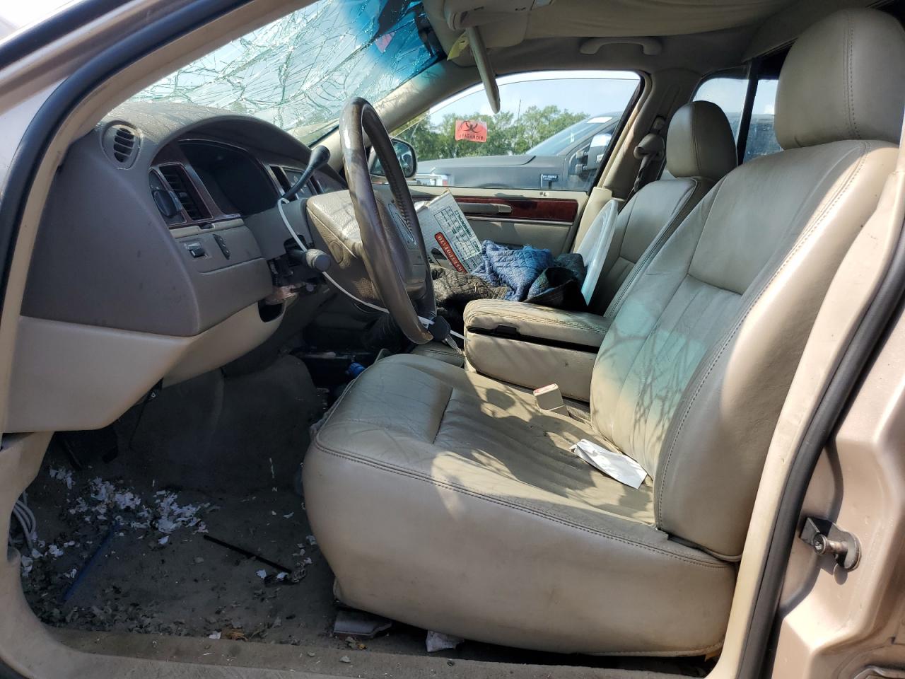 2003 Lincoln Town Car Executive VIN: 1L1FM81W23Y640410 Lot: 69024535