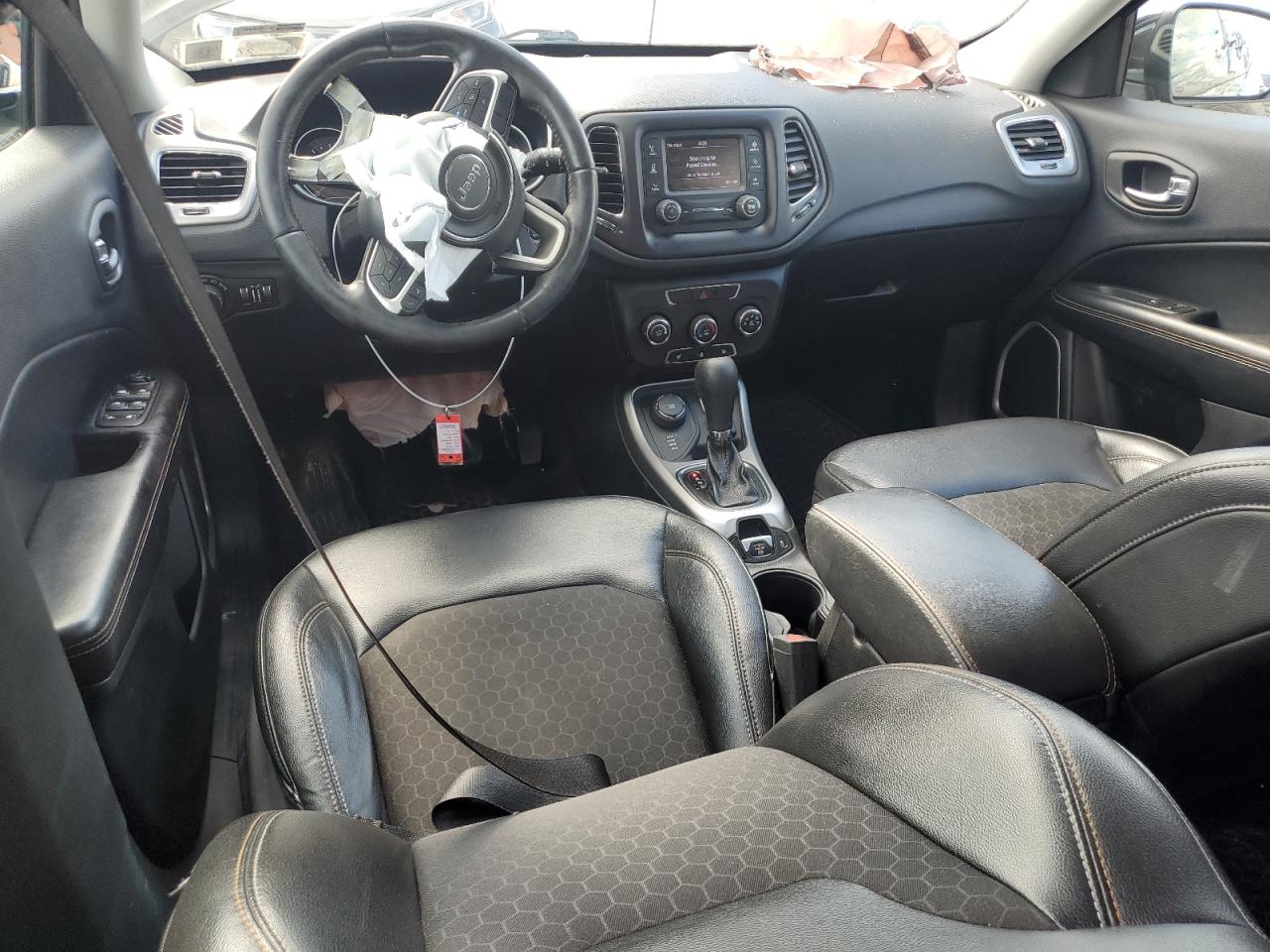 2018 Jeep Compass Latitude VIN: 3C4NJDBB9JT265075 Lot: 70225935