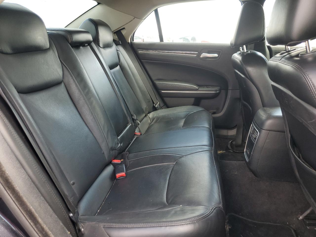 2016 Chrysler 300 Limited VIN: 2C3CCAAG5GH313528 Lot: 70083755