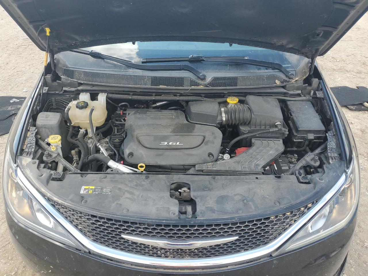 2017 Chrysler Pacifica Touring L VIN: 2C4RC1BG3HR544069 Lot: 68587175