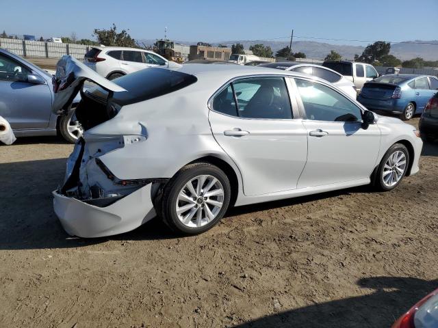  TOYOTA CAMRY 2022 Два тона