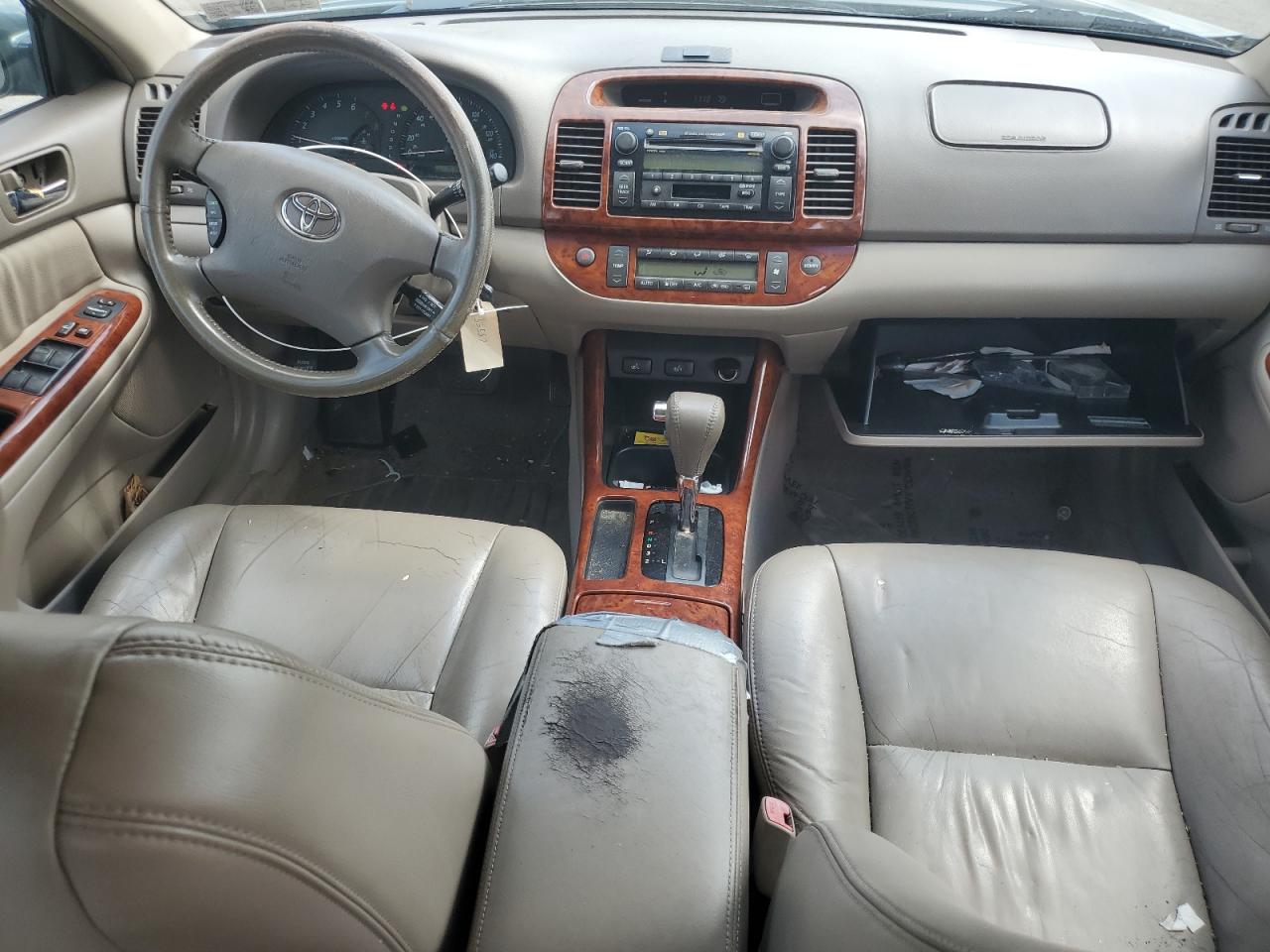 2004 Toyota Camry Le VIN: 4T1BF30K74U077548 Lot: 68112775