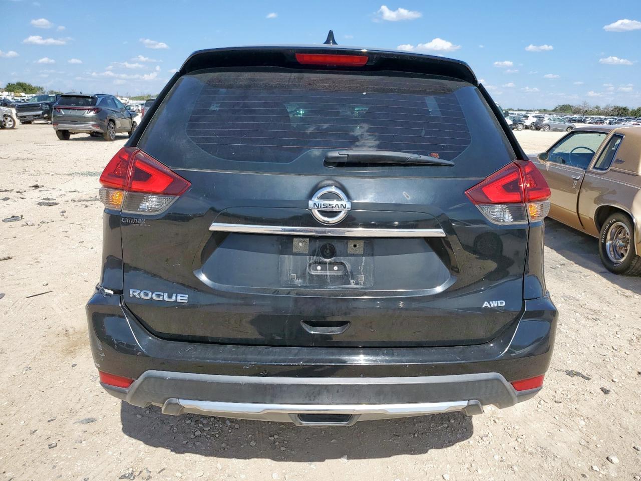 2018 Nissan Rogue S VIN: KNMAT2MV1JP526742 Lot: 68359725
