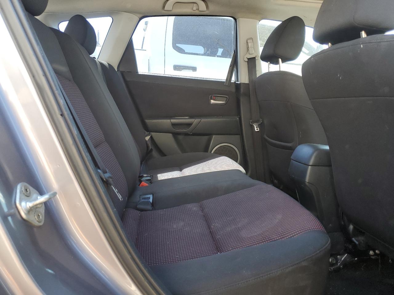 2005 Mazda 3 Hatchback VIN: JM1BK343151290646 Lot: 68220605