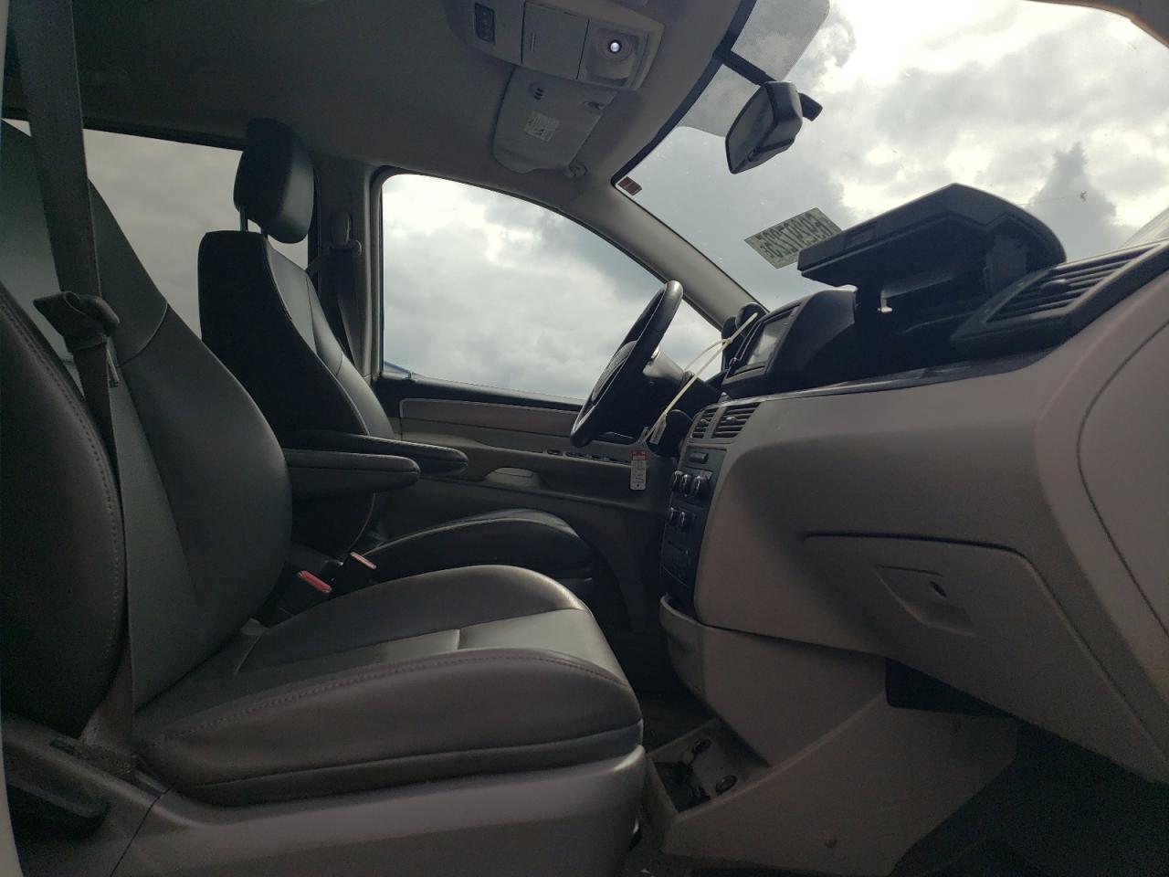 2011 Volkswagen Routan Se VIN: 2V4RW3DG9BR806190 Lot: 69297225