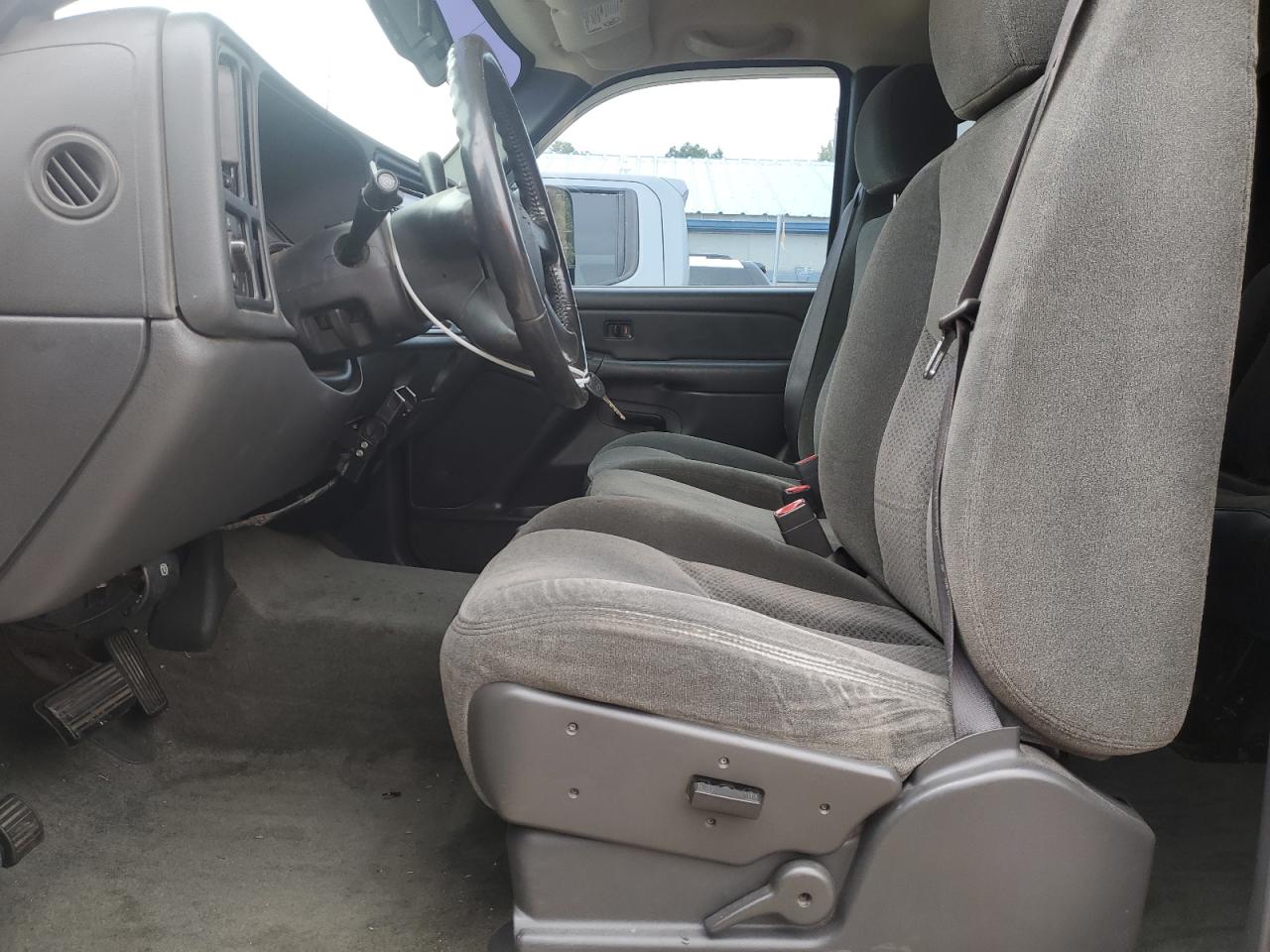 2004 Chevrolet Silverado C2500 Heavy Duty VIN: 1GCHC23G14F130113 Lot: 70130595