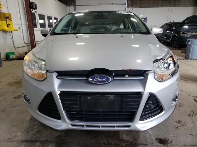 Hatchbacks FORD FOCUS 2012 Srebrny