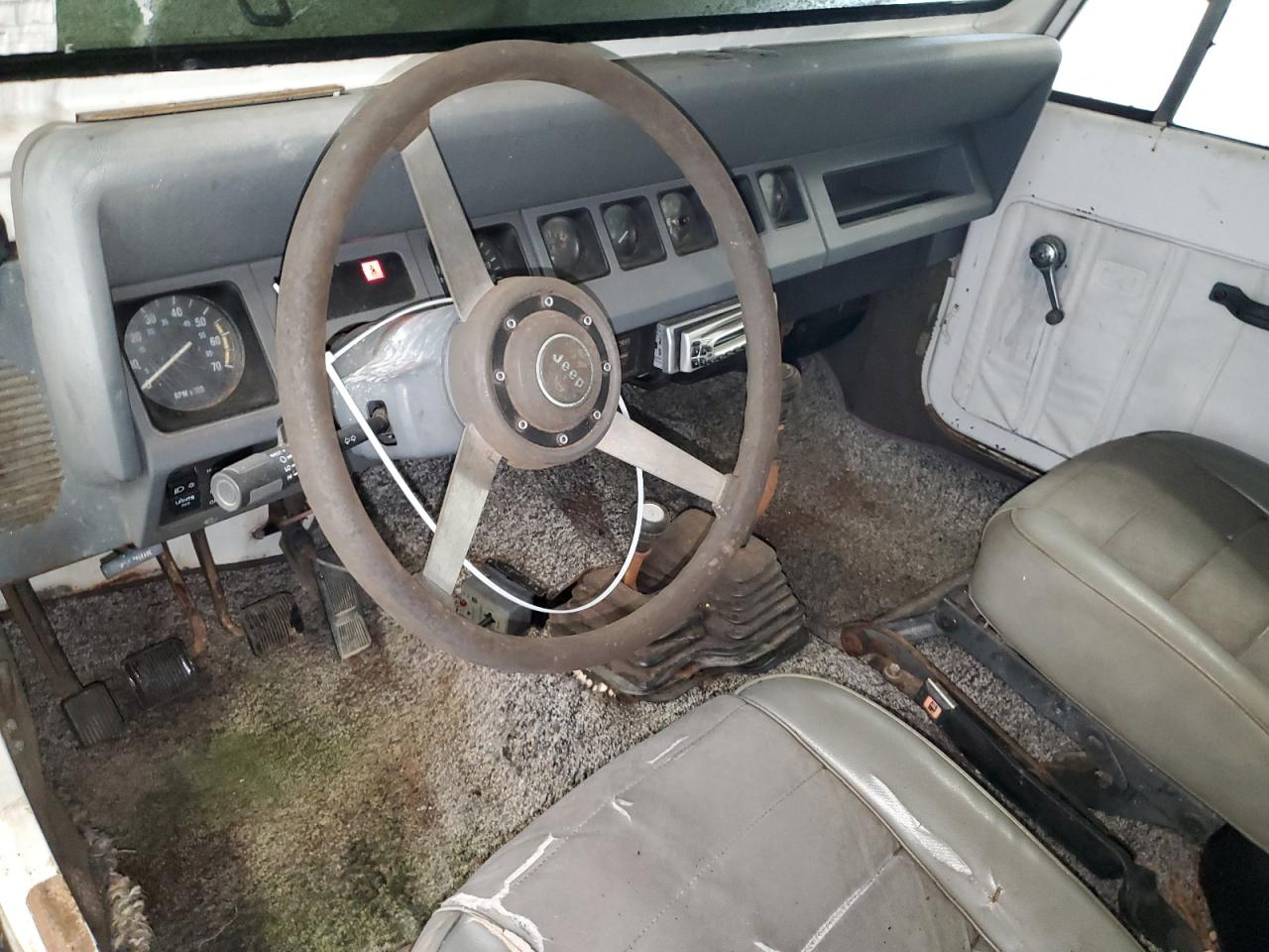 1989 Jeep Wrangler / Yj VIN: 2J4FY19E1KJ169856 Lot: 69807625