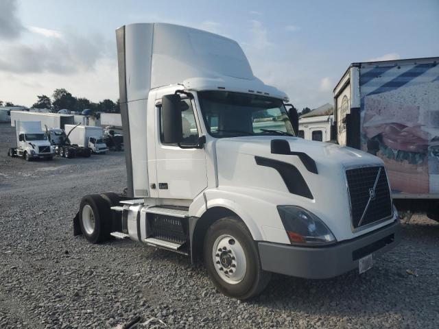 2017 VOLVO VNL SEMI TRUCK à vendre chez Copart TN - KNOXVILLE