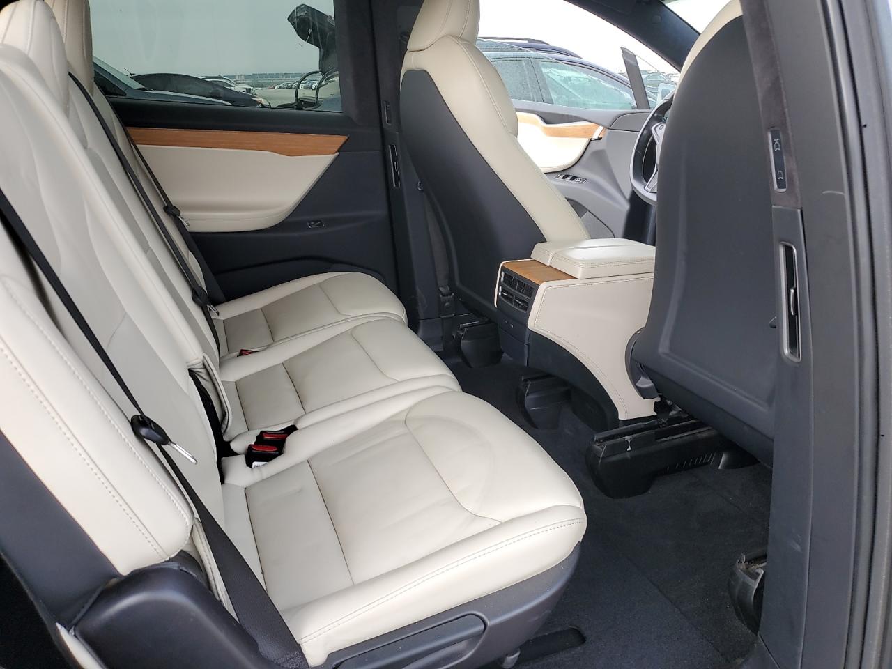 2020 Tesla Model X VIN: 5YJXCAE29LF235962 Lot: 68394095