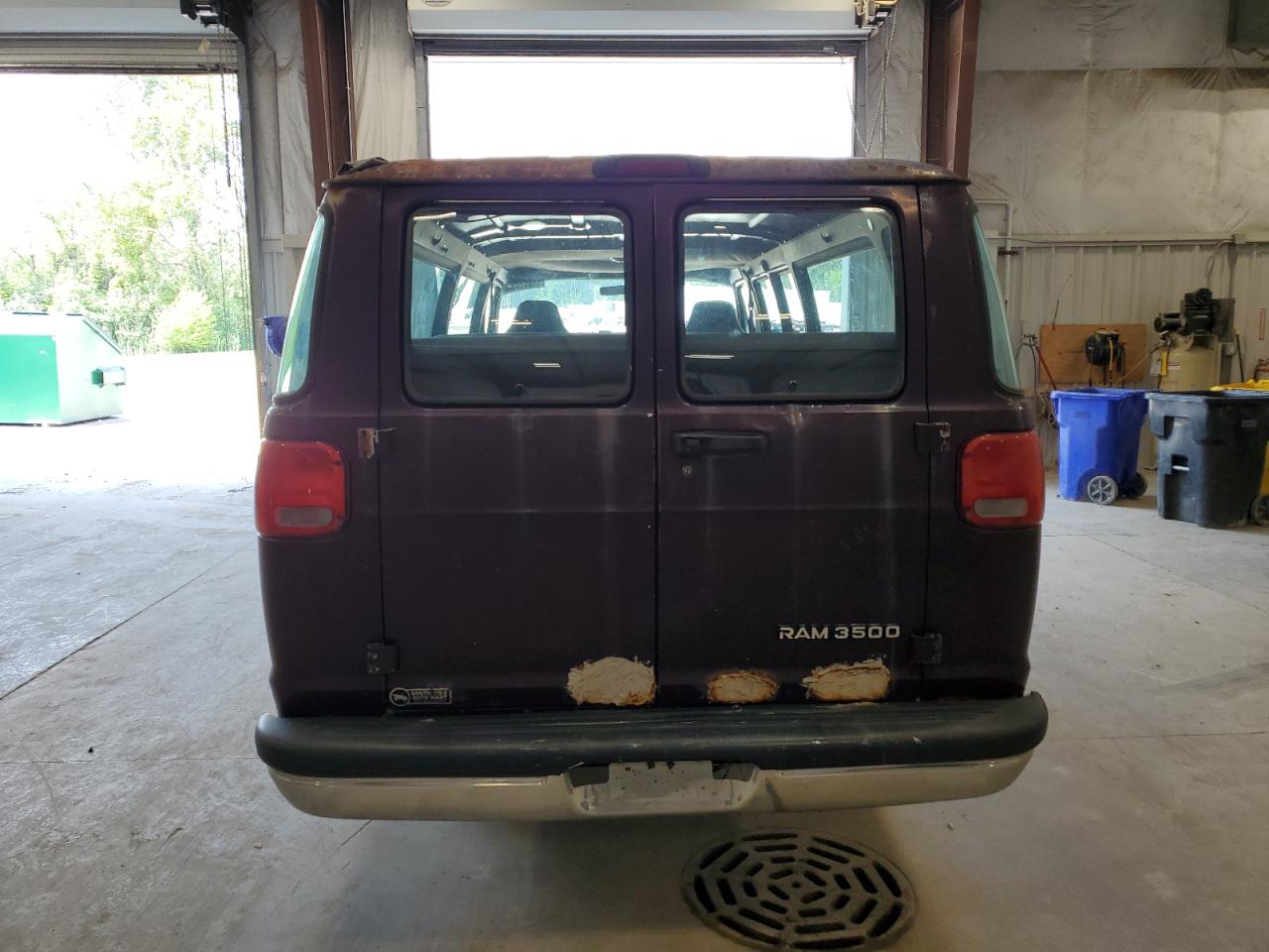 1997 Dodge Ram Wagon B3500 VIN: 2B5WB35Z8VK581954 Lot: 66863025