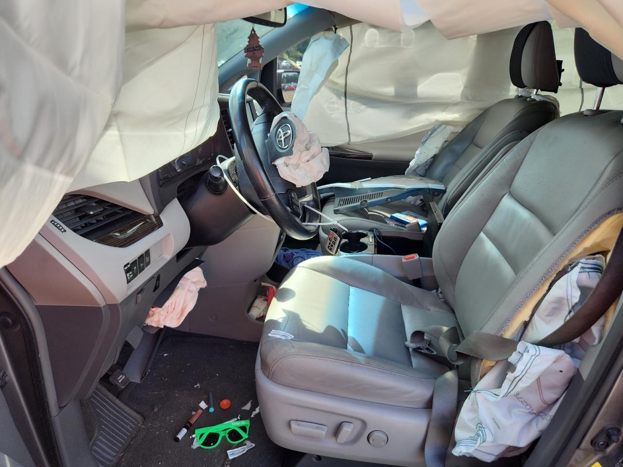2015 Toyota Sienna Xle VIN: 5TDYK3DC2FS665264 Lot: 70096435