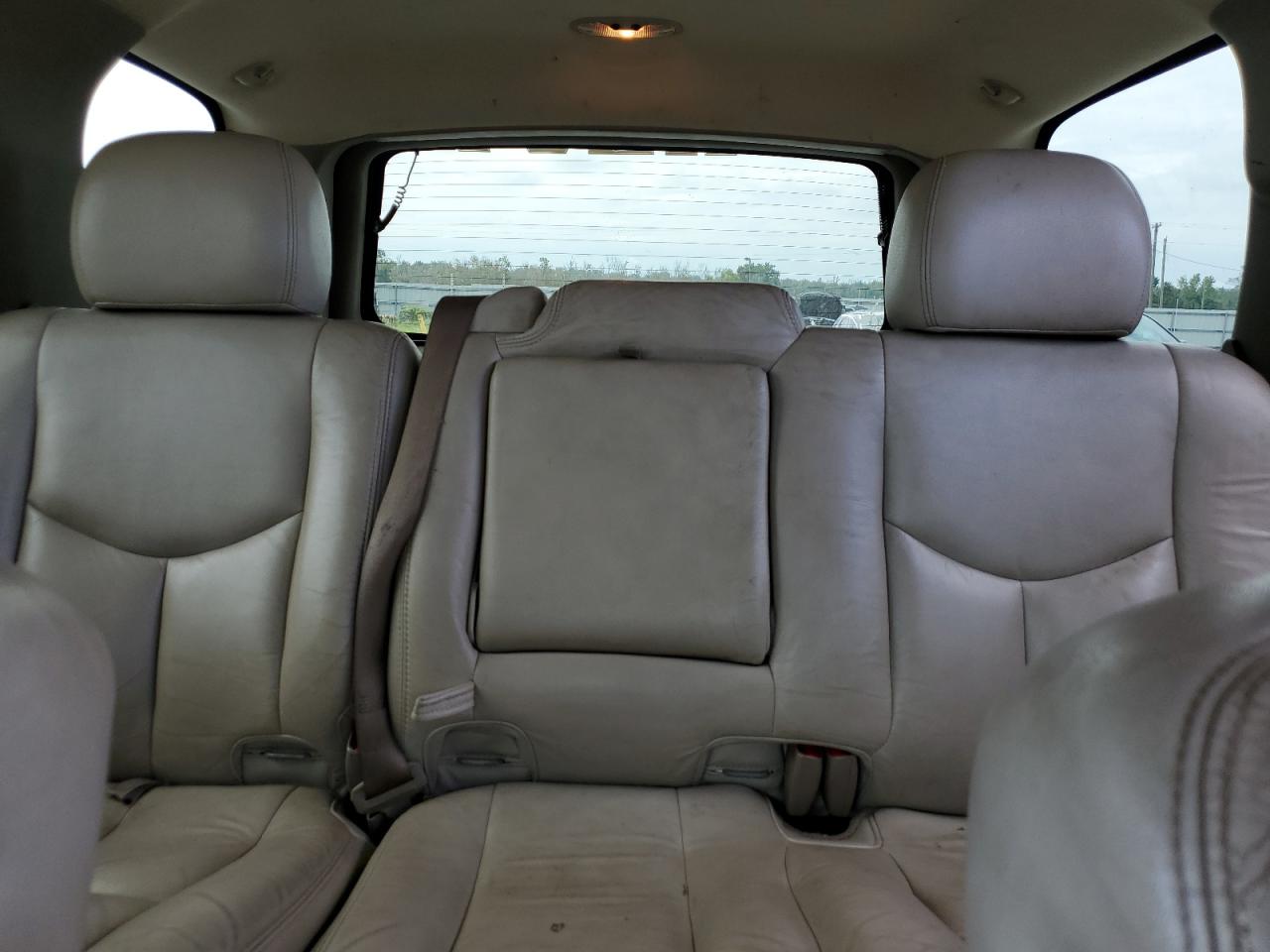 2003 Chevrolet Tahoe C1500 VIN: 1GNEC13Z93R120416 Lot: 70852235