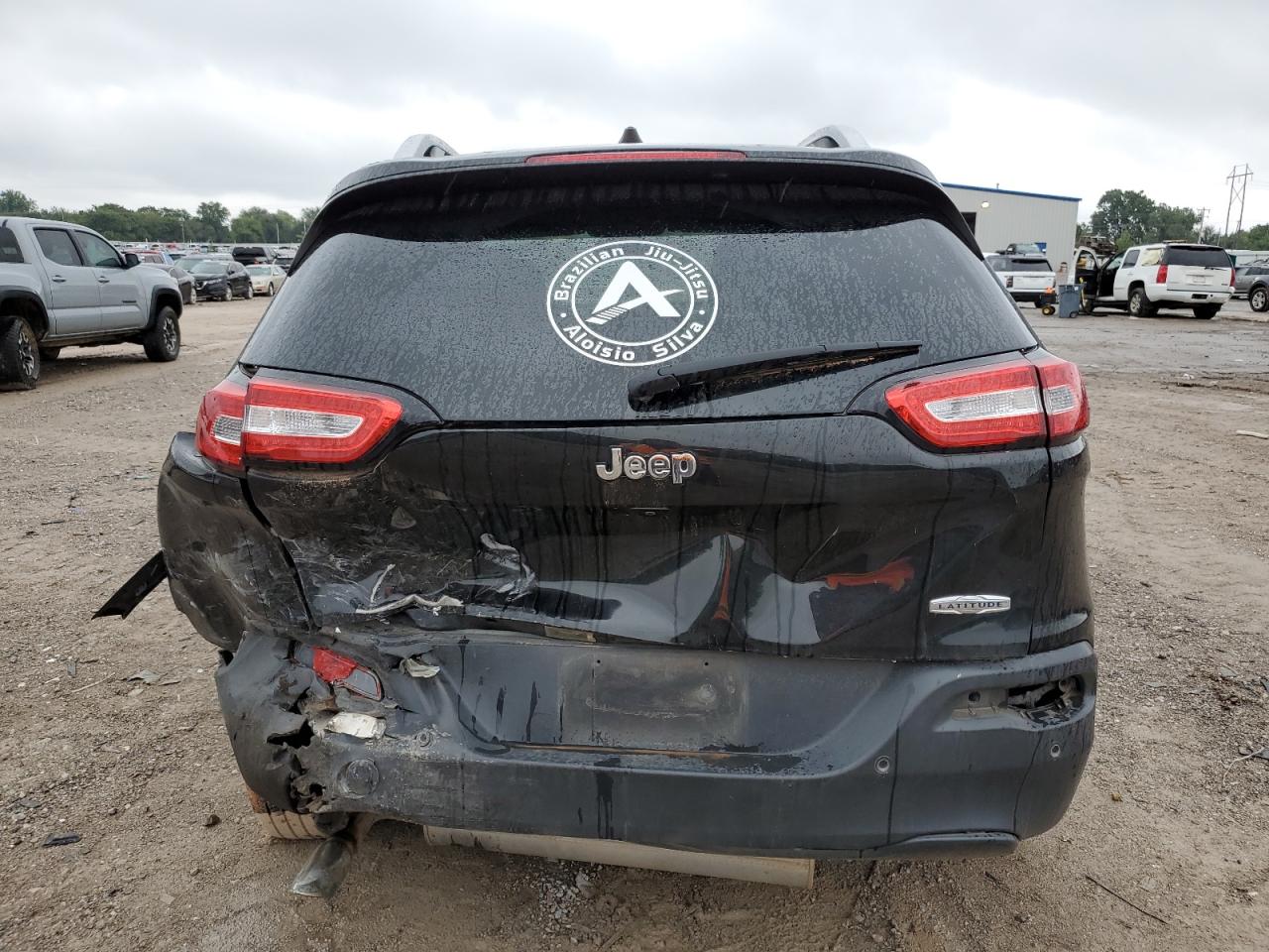 2016 Jeep Cherokee Latitude VIN: 1C4PJLCB1GW355759 Lot: 70629045