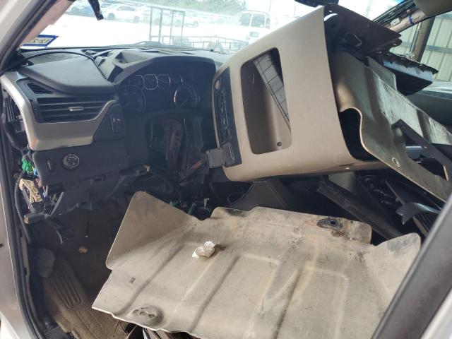Parquets CHEVROLET TAHOE 2015 Srebrny