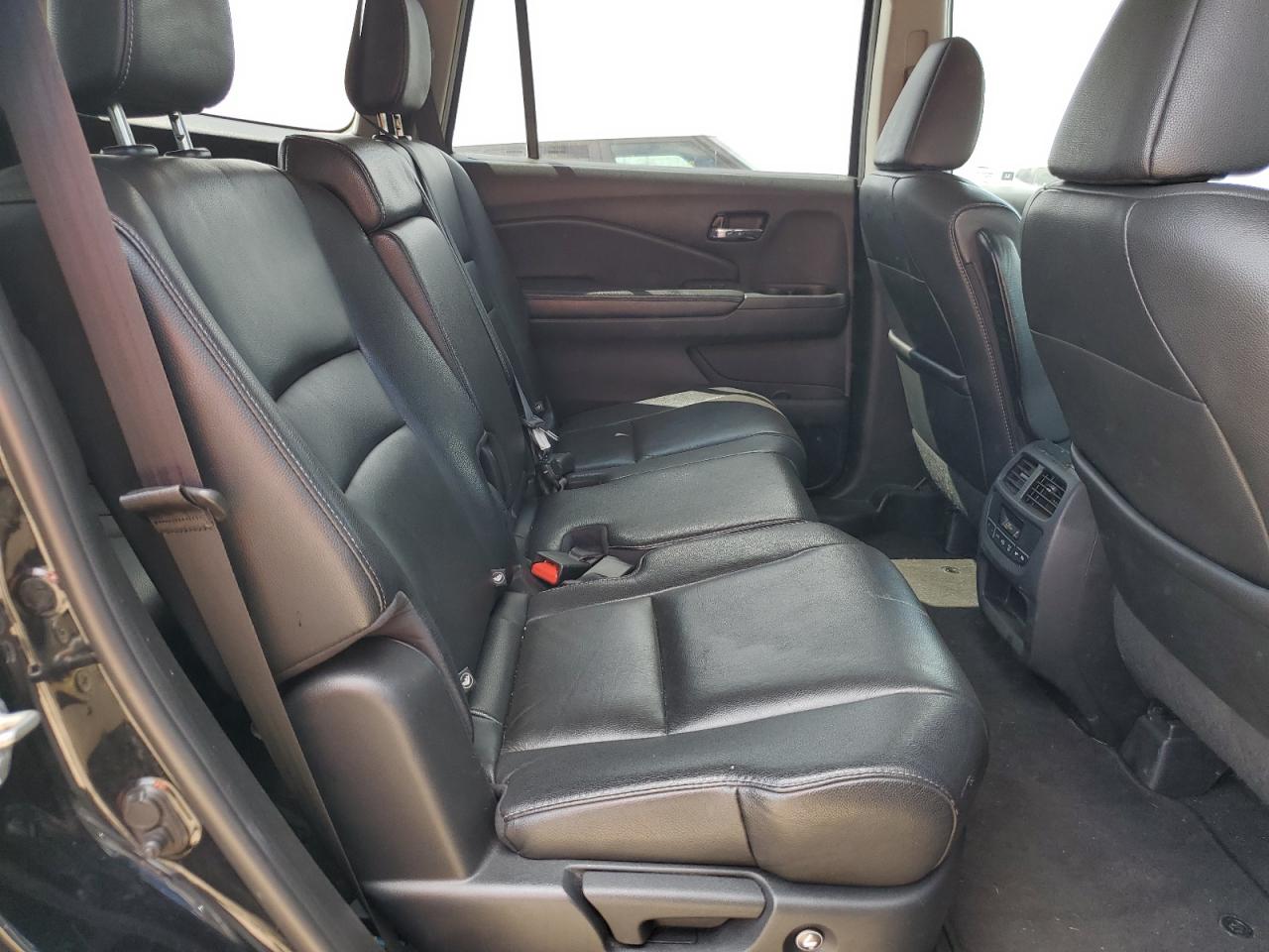 2017 Honda Pilot Exl VIN: 5FNYF6H56HB045848 Lot: 68819895