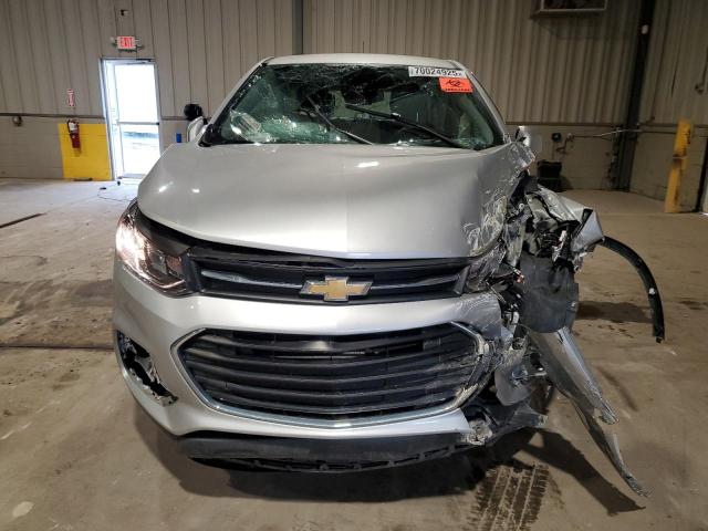  CHEVROLET TRAX 2018 Srebrny