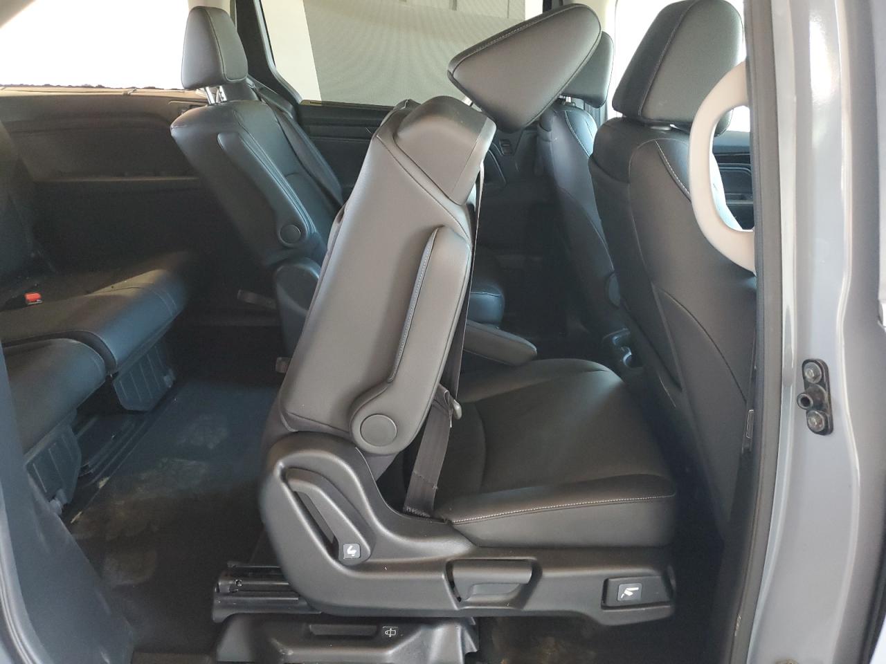 2024 Honda Odyssey Touring VIN: 5FNRL6H86RB027701 Lot: 68436625