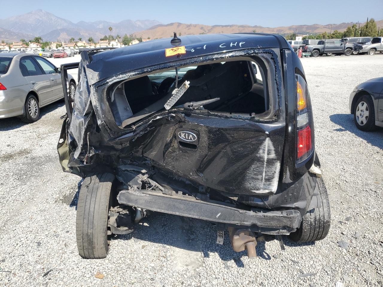 2011 Kia Soul + VIN: KNDJT2A25B7238086 Lot: 67639515