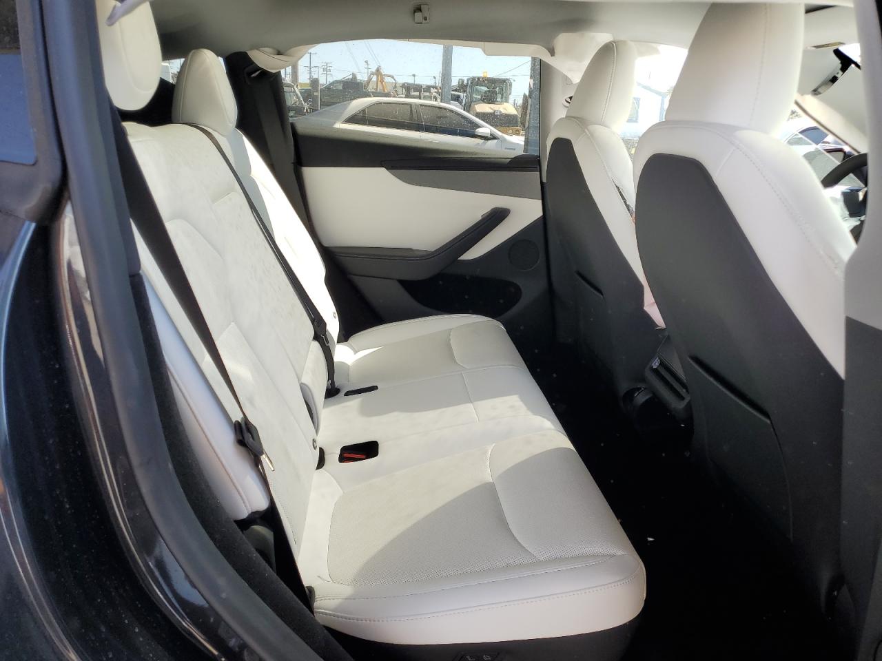 2026 Tesla Model Y VIN: 7SAYGDED7TF377547 Lot: 70694255