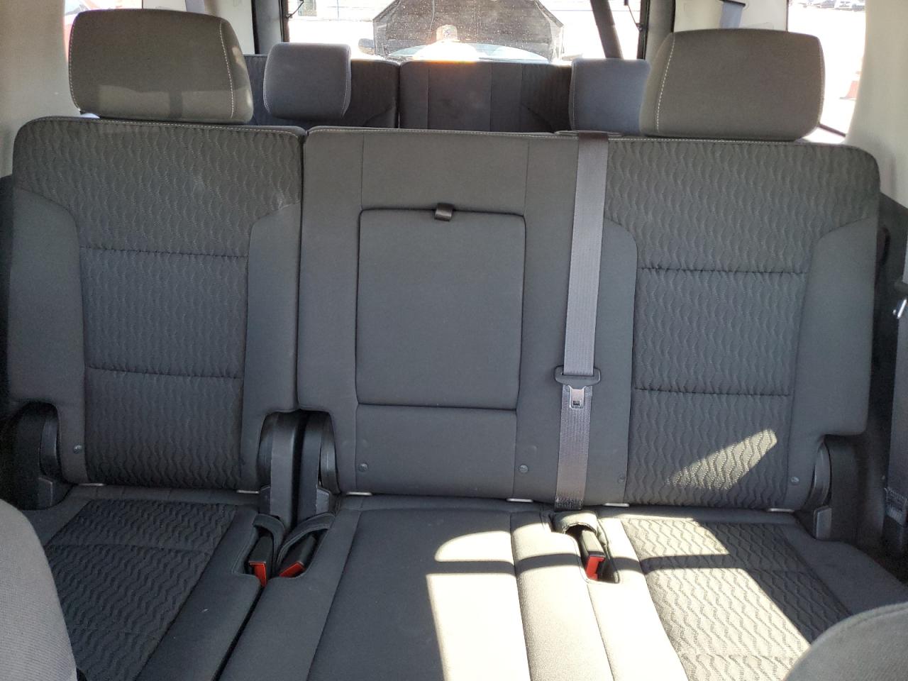 2015 Chevrolet Tahoe C1500 Ls VIN: 1GNSCAECXFR641595 Lot: 68126805