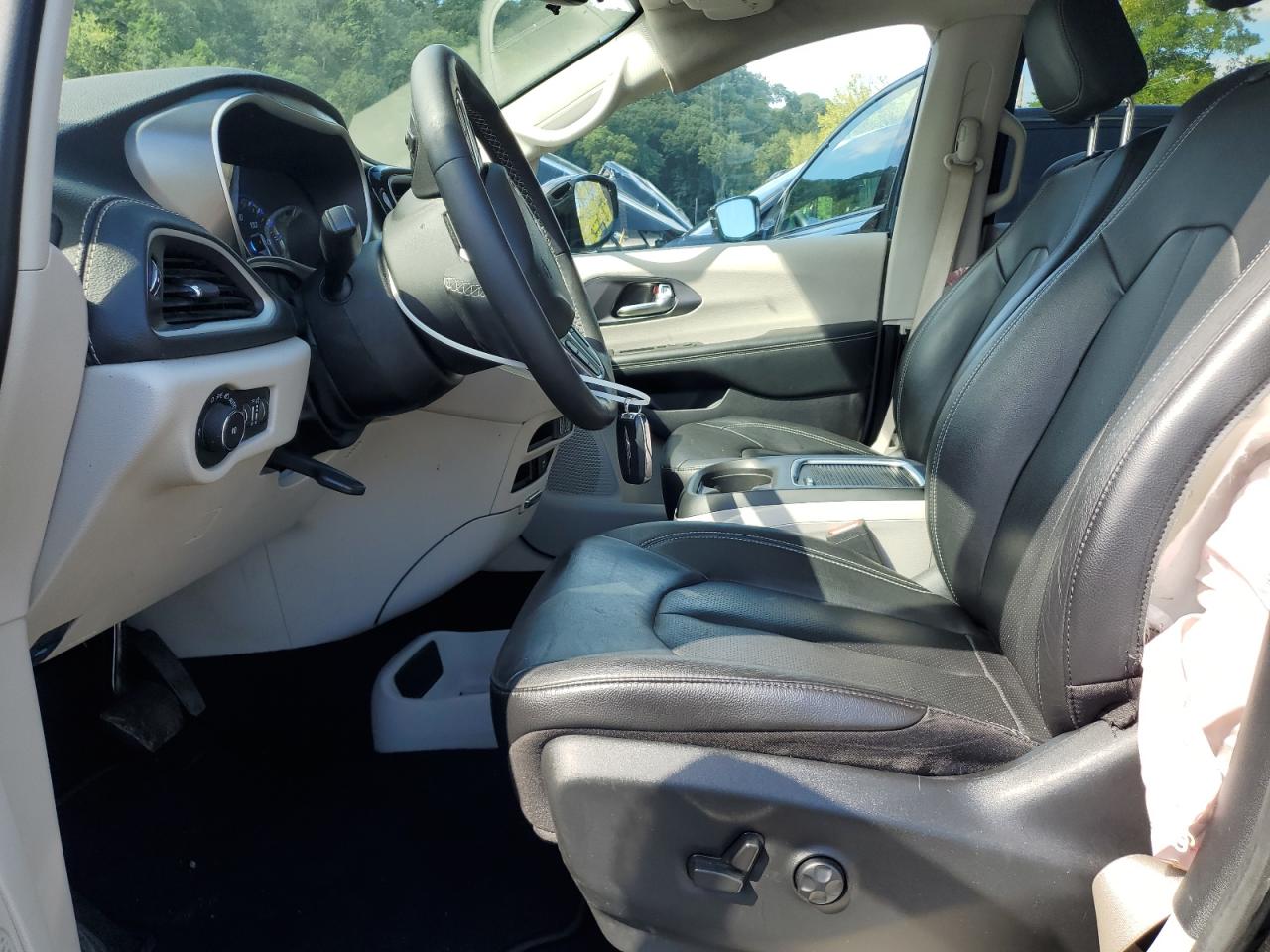 2022 Chrysler Pacifica Touring L VIN: 2C4RC1BG1NR146094 Lot: 70109165