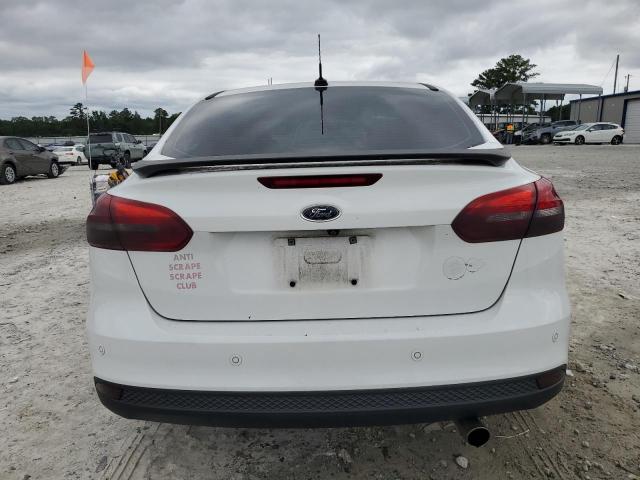 Sedans FORD FOCUS 2015 White