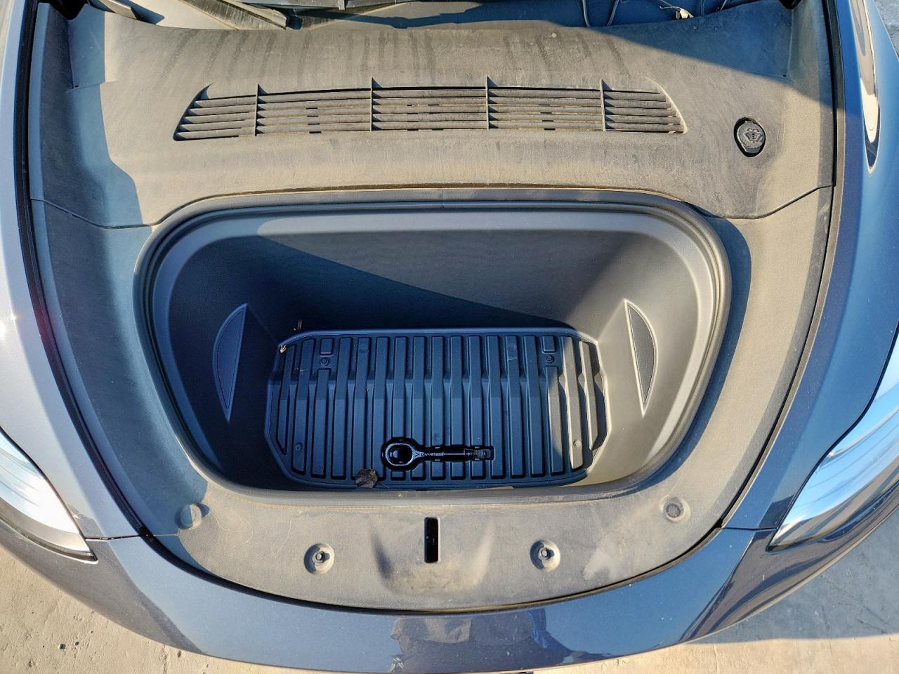 7SAYGDEE9PA044097 2023 Tesla Model Y