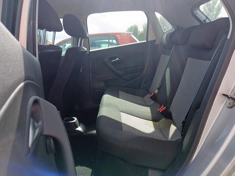 2011 VOLKSWAGEN POLO S