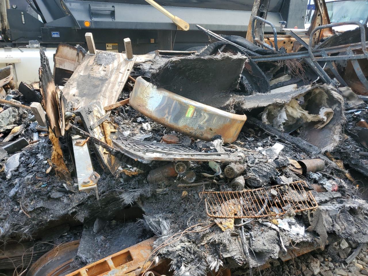 1999 Ford Econoline E350 Super Duty Cutaway Van Rv VIN: 1FDWE30S8XHB98770 Lot: 64258775